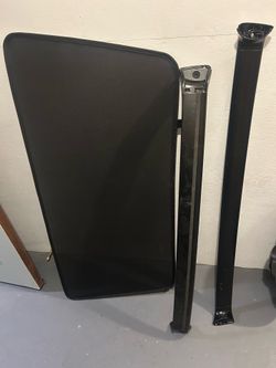 Tesla Roof Rack Cross Bars (for Y) and Tesla Roof Sunshade (for X)