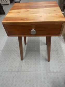 Side table no flaws