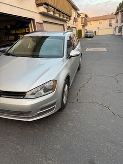 2016 Volkswagen Golf SportWagen