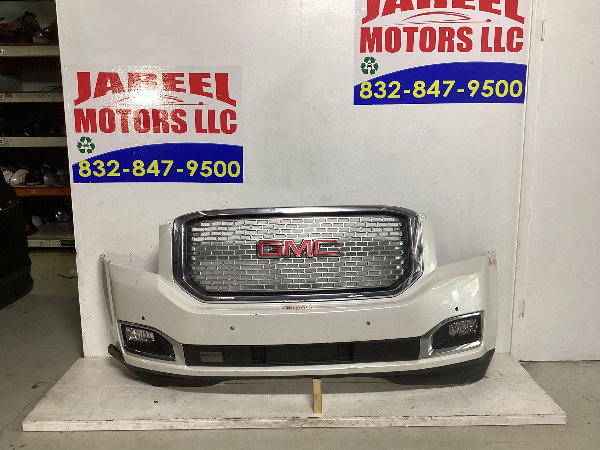 2015 2016 2017 GMC YUKON FRONT BUMPER for Sale in Houston, TX OfferUp