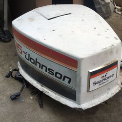 1997 Johnson 115 power head for parts many good parts, 1979 motor cover fits many years