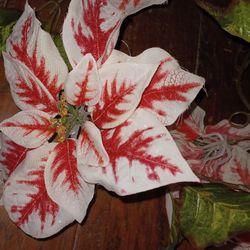 Poinsettia Garland