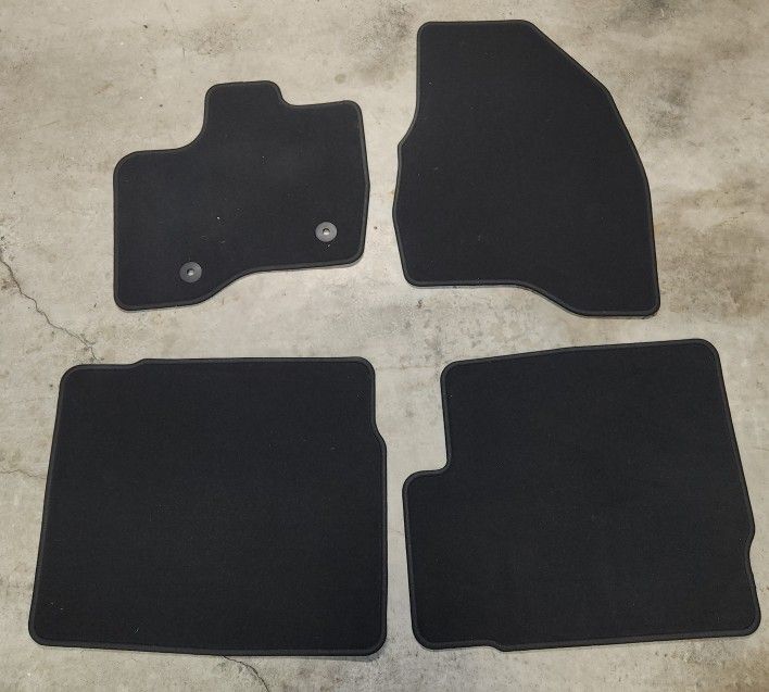 2014 Ford Explorer Floor Mats