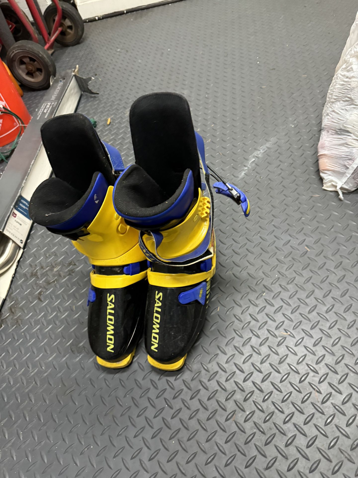 Ski Boots Salomon Force 9 Size 10.5
