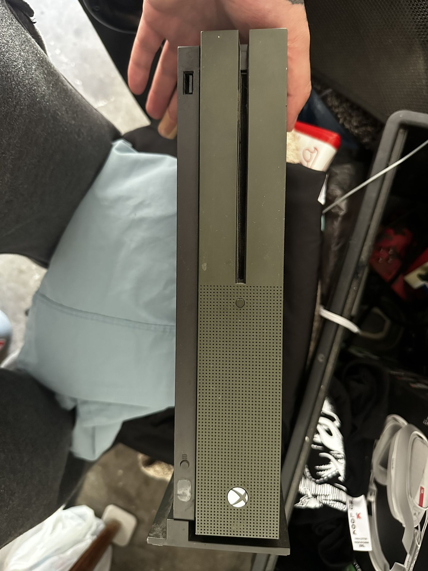 Xbox One S