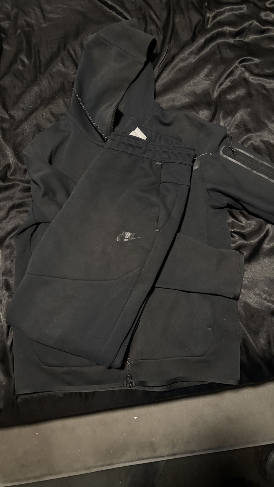 Nike tech sweatsuit