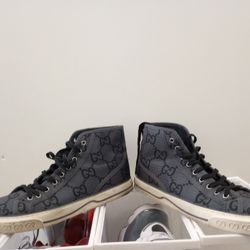Men's Size 11 Gucci Shoes