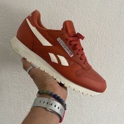 Reebok Classic Size 8