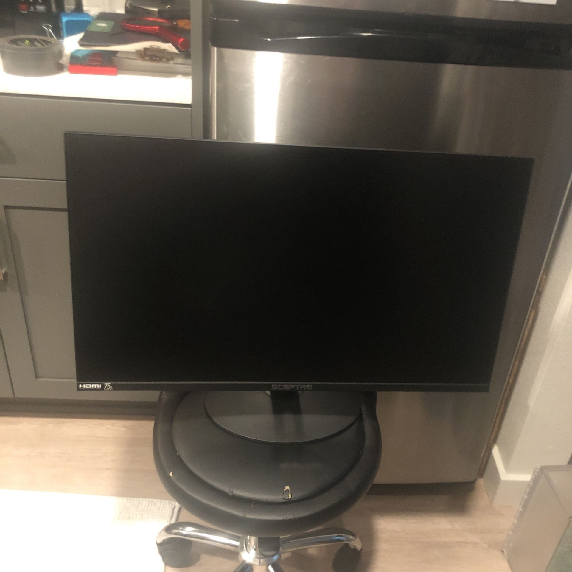 Brand New Used It A Couple Times SCEPTRE 27 In Monitor Has HDMI Outlet You Can Hook Ur Tv To It I’m Only Asking $20 Don’t Got Room For Them