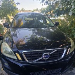 Volvo 2010 XC 60 Color Black 