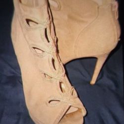Women's Size 6 Heels 