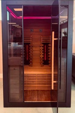 Hekla 130 3-person infrared sauna