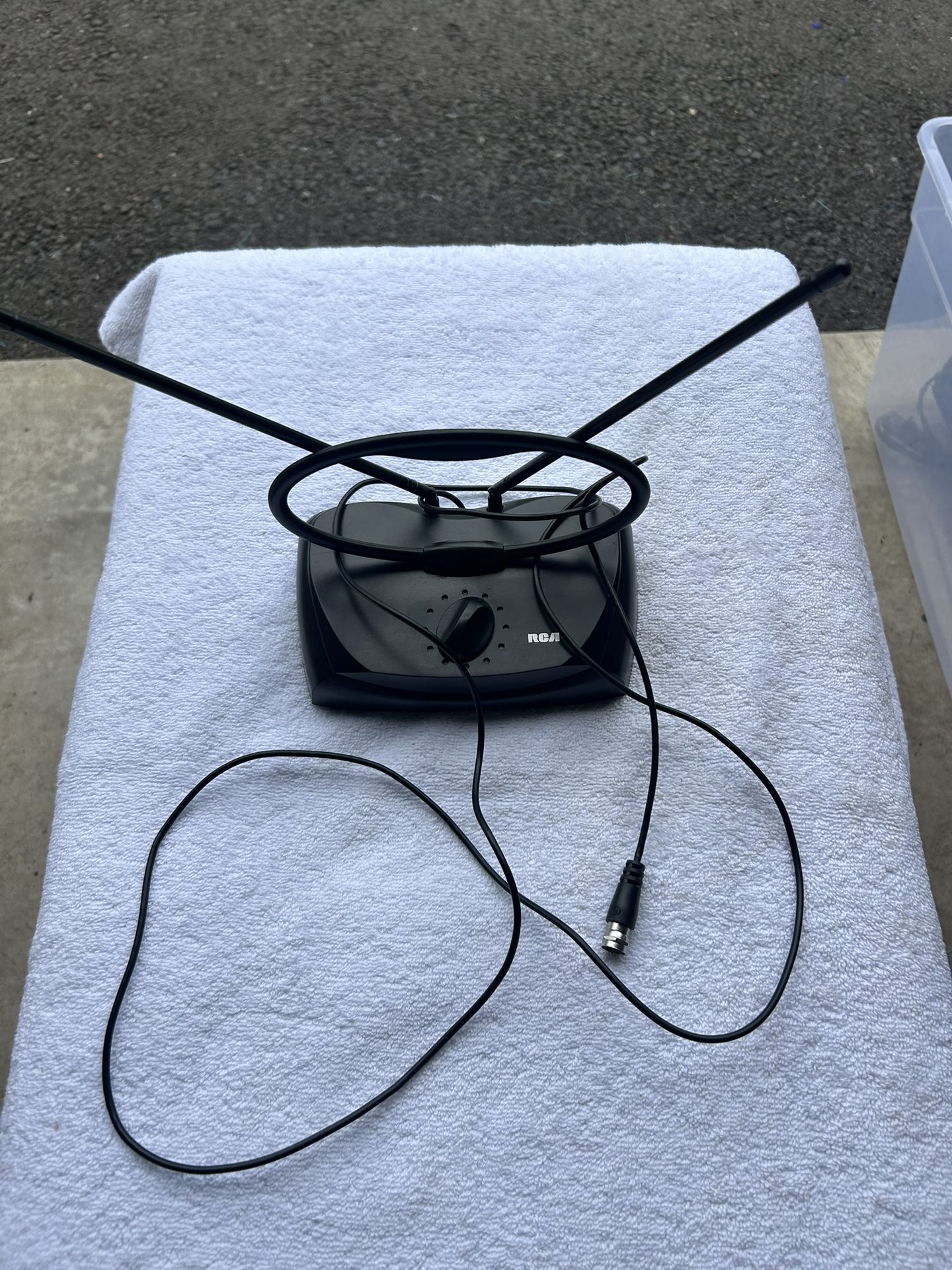 RCA Indoor FM and HDTV Antenna