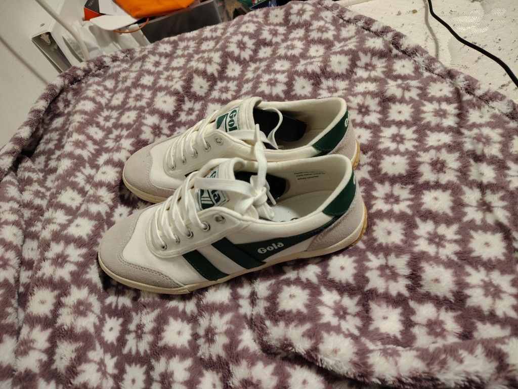 GOLA WOMENS SHOES SIZE 6 