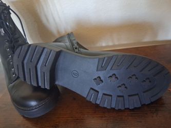 Size 9 zip up boots from Target