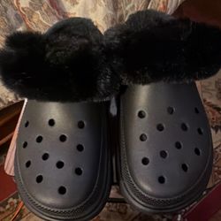 Crocs Black Fur Lined Stomp Clogs M8/W10