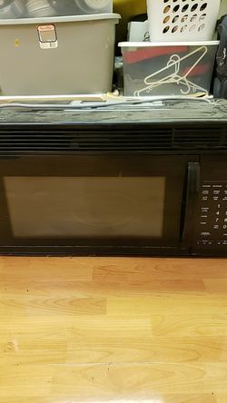 Under cabinet above stove microwave