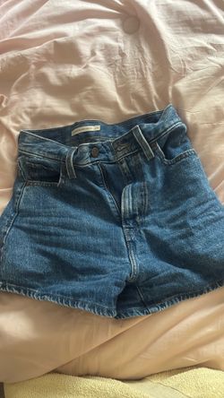 LEVIS JEAN SHORTS SIZE 25