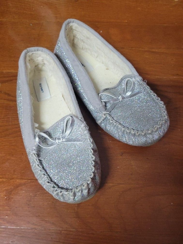 Old Navy Faux Fur Slippers Size 2