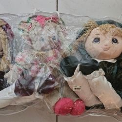 Three Beautiful Dolls Total $20
Pick up Tamarac 33319