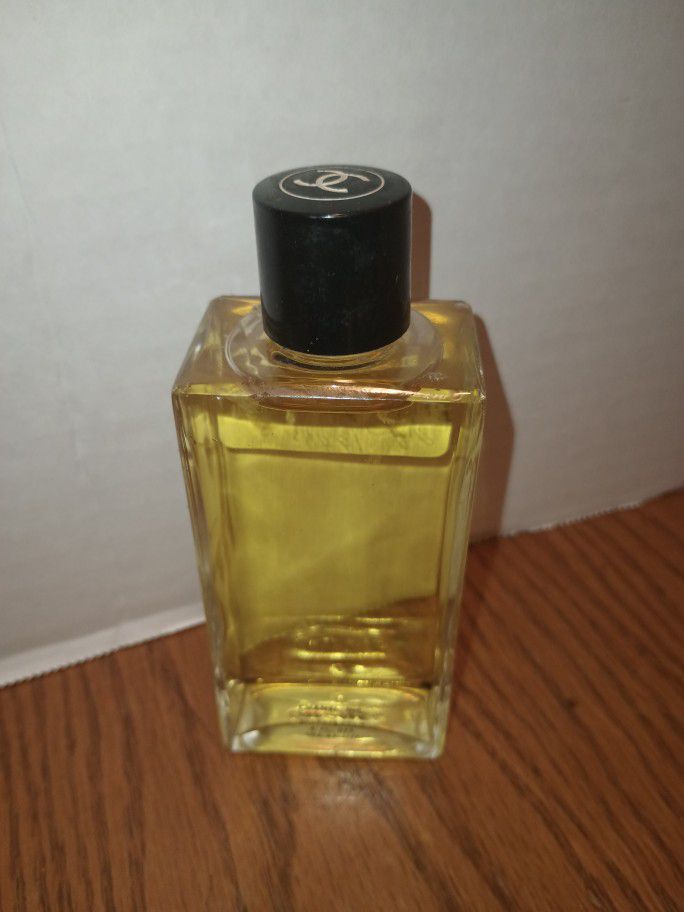 New Price $90 Vintage Rare Unopened New (1940s) Chanel. #5 Paris Perfume  4 Oz. I'm Selling$125  F   It's Selling For $225 Online 