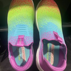 Sketchers Size 2 Kids Sneakers