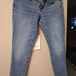 Vendo bonito pantalon American eagle size 4