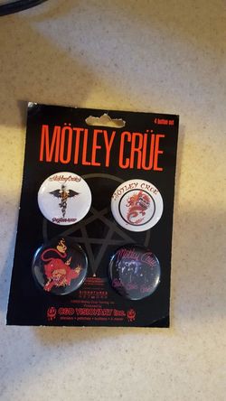 Motley Crue Pin Set
