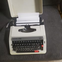 Vinagre Roytype Manual Typewritter