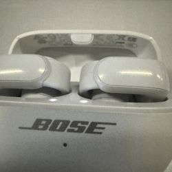 Like New Bose Earbuds White
