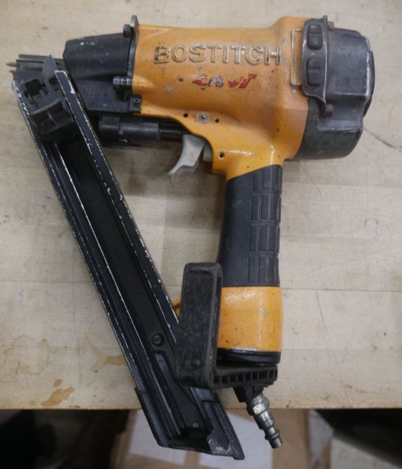 BOSTITCH AIR CONNECTION NAILER MCN150 PRE OWNED 884109-1