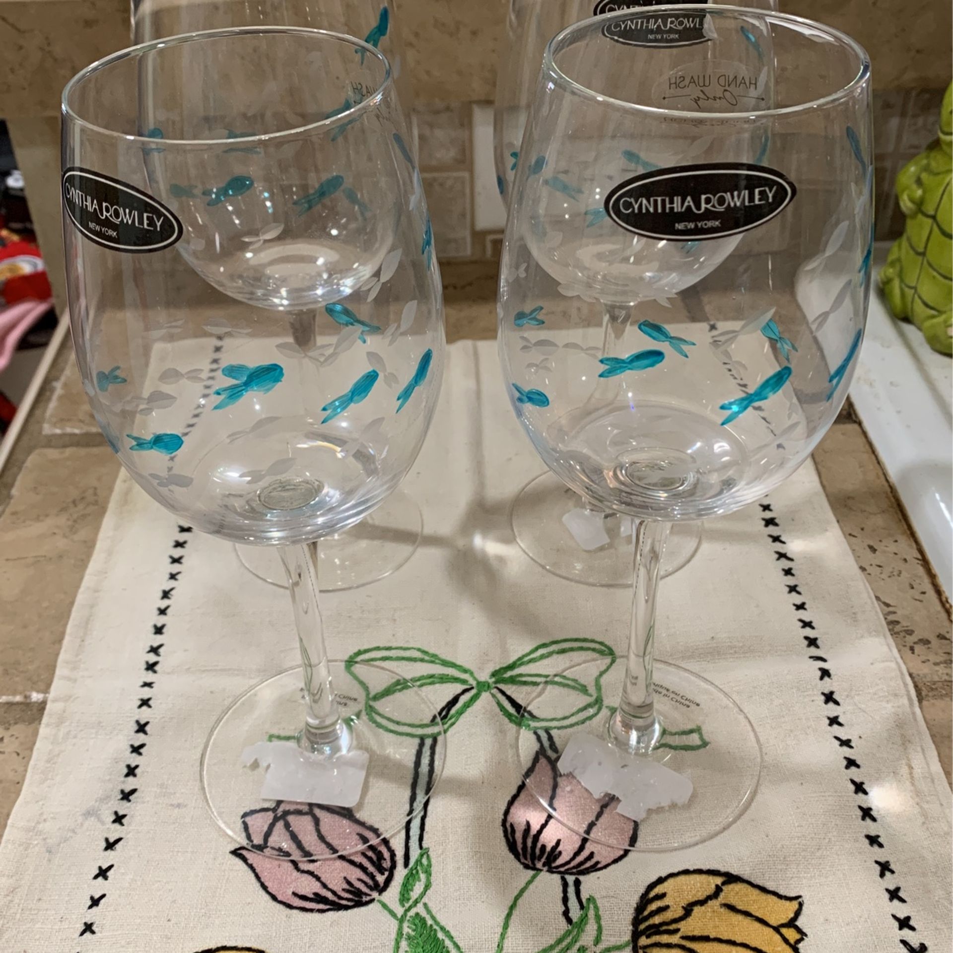 Set Of 4 Cynthia Rowley Clear Blue Etched Fish Water Wine Glass/Goblets