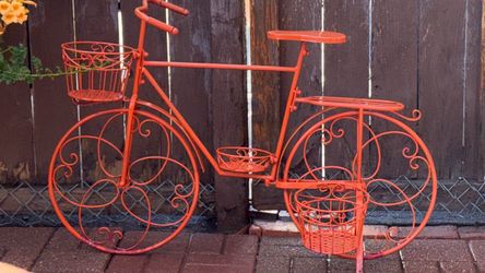 METAL RIDING BIKE WITH 3 BASKETS ON BIKE