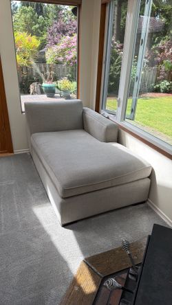 Chaise lounge chair