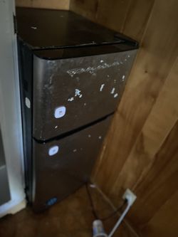 4ft mini fridge