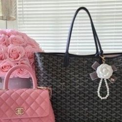 Flower And Pearls Keychain