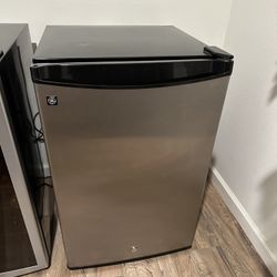 GE Mini Fridge - $100