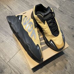 Yeezy Boost 700 MNVN ‘Honey Flux’ Size 9