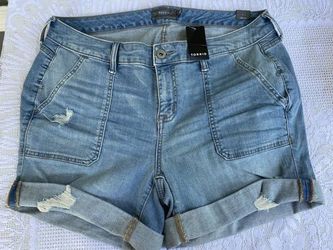 NWT Torrid Women’s Size 14 Denim Distressed Stretchy Jean Shorts