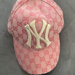 Louis Vuitton Hat for Sale in New York, NY - OfferUp