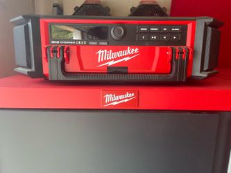 Milwaukee Packout Radio