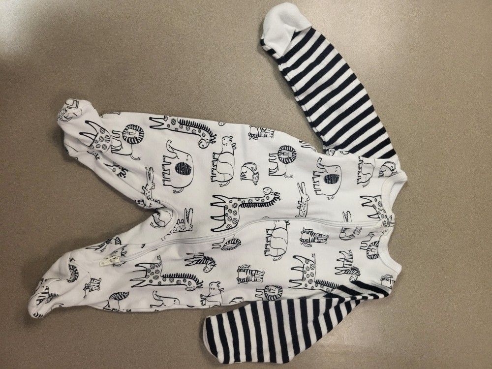 Boys Newborn Wonder Nation black/white Jungle animal print long sleeve sleeper Lot 05