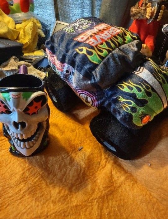Collector Grave Digger Monster Jam Light Up Cup And Plushie