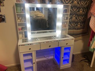 Room vanity