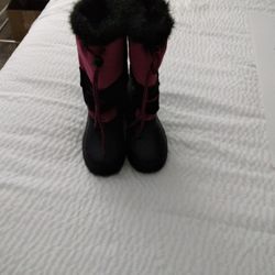 *** GIRLS/LADIES BOOTS ***