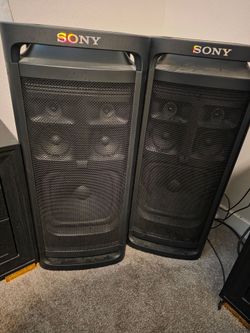 ULT TOWER 9 Wireless Party Speaker