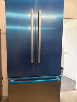 New refrigerator built in 36 inch wide stainless steel panels included no dents high end BOSCH BENCHMARK