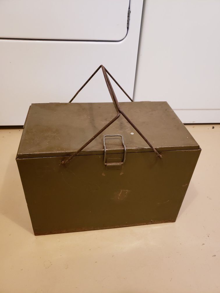 Vintage Army Green Galvanized Picnic Cooler