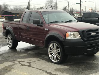 Nice Ford F-150 4x4 4door 24 inch rims low miles