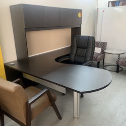 Executive Desk 72”x84” With Hutch 